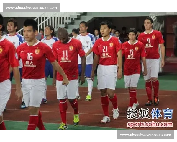 恒大与延边激战精彩瞬间全程回顾 力争胜利的紧张对决 恒大与延边激战精彩瞬间全程回顾 力争胜利的紧张对决